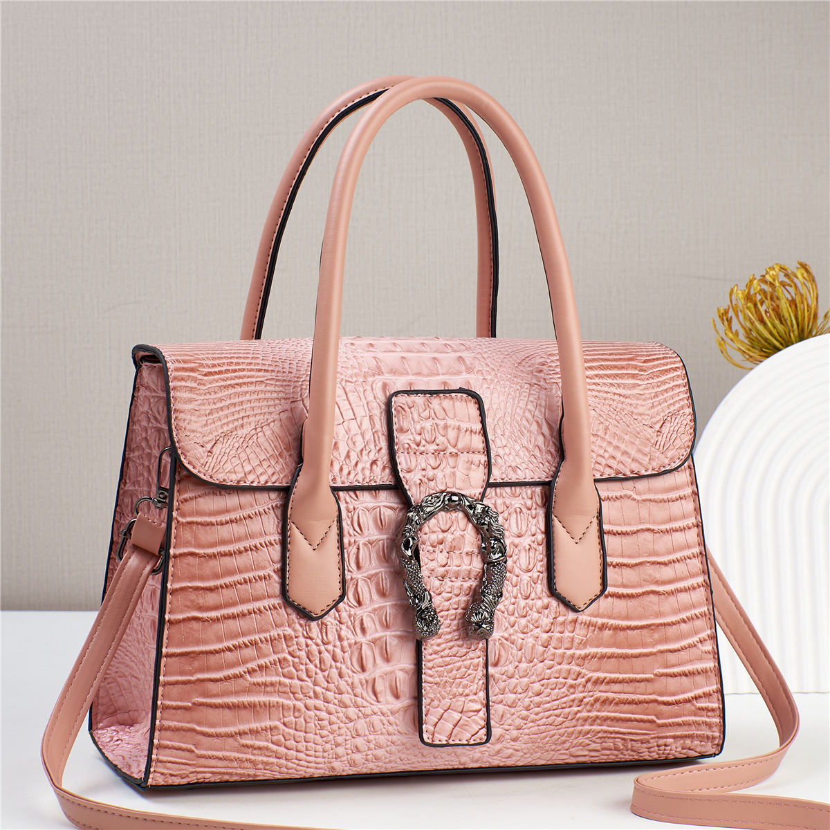 2023 new high-quality crocodile texture single-shoulder crossbody large-capacity cross-border women's bag, versatile large bag Specification drawing