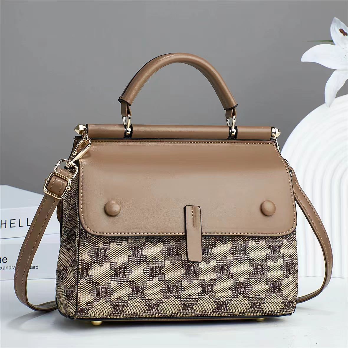 High-end texture printed handbag, women's bag, 2023 new style, niche, fashionable and elegant single-shoulder bag, personalized crossbody bag Application Scenario