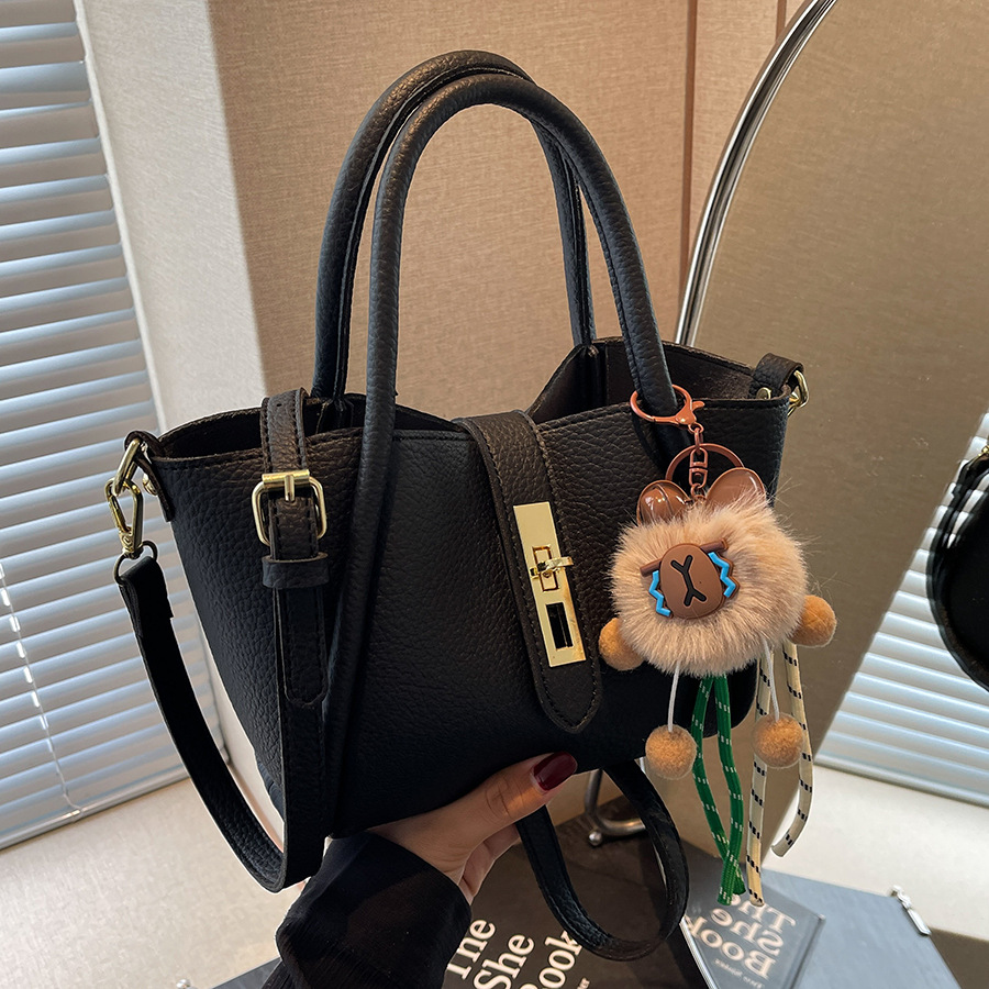 Fashionable hand-held bucket bag for women 2024 new retro and high-end style single-shoulder bag, niche design, trendy and casual women's bag full figure