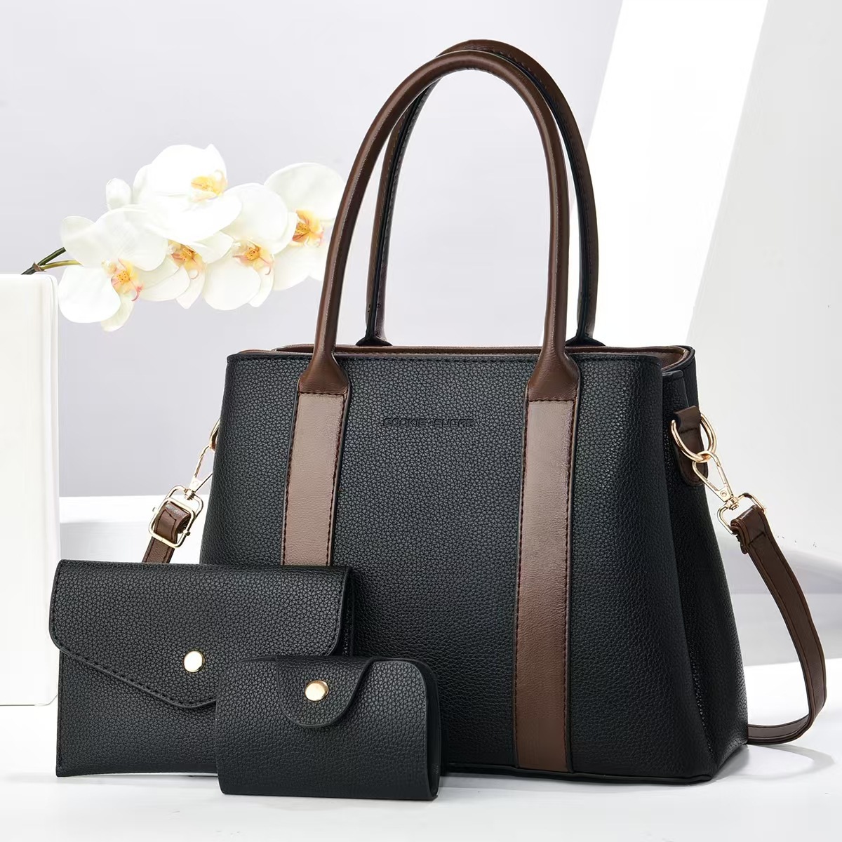 A new 2024 fashionable color-blocking mother bag for women, a large-capacity middle-aged woman bag, and a single-shoulder crossbody bag full figure