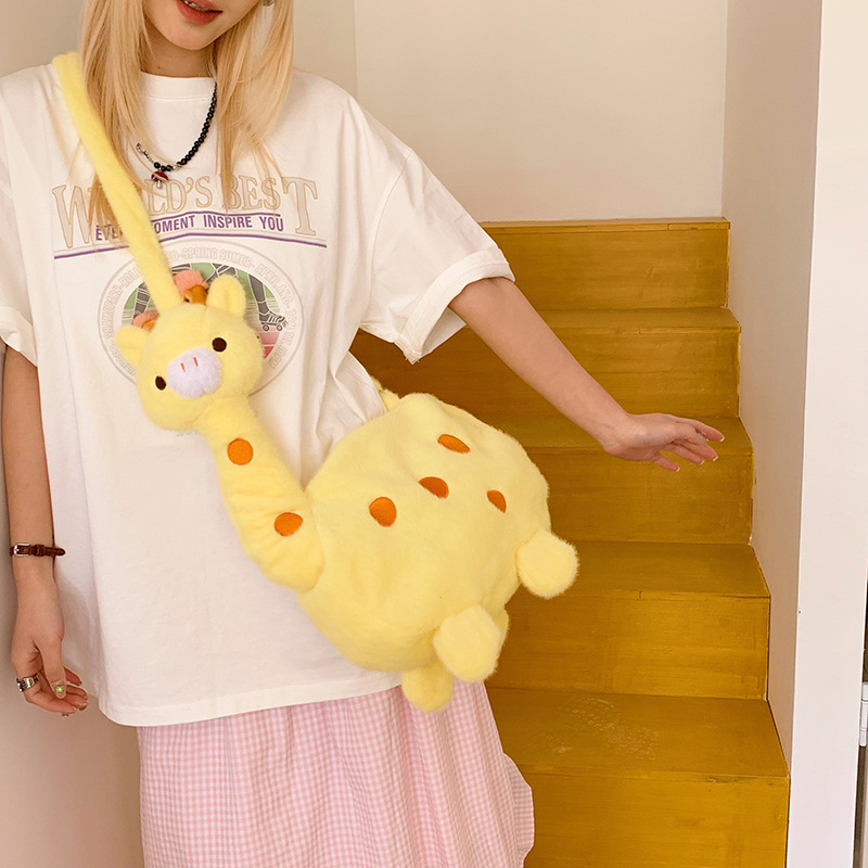 New cartoon crossbody deer plush backpack, plush toy single-shoulder bag, girlish birthday gift wholesale details Picture