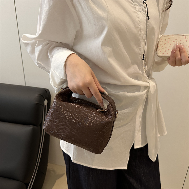 Women's bag 2025 New style fashionable retro pillow bag, individual and trendy single-shoulder bag, elegant and simple, niche crossbody bag Specification drawing