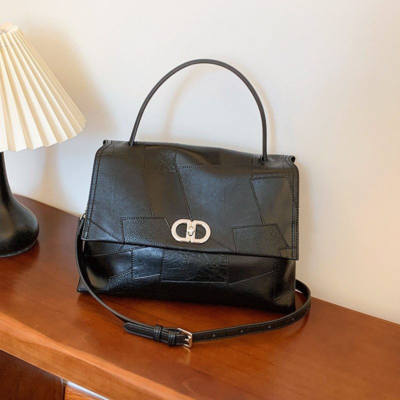 This niche design soft-leather large-capacity official handbag is a new fashion and versatile single-shoulder crossbody bag for women in 2025 details Picture
