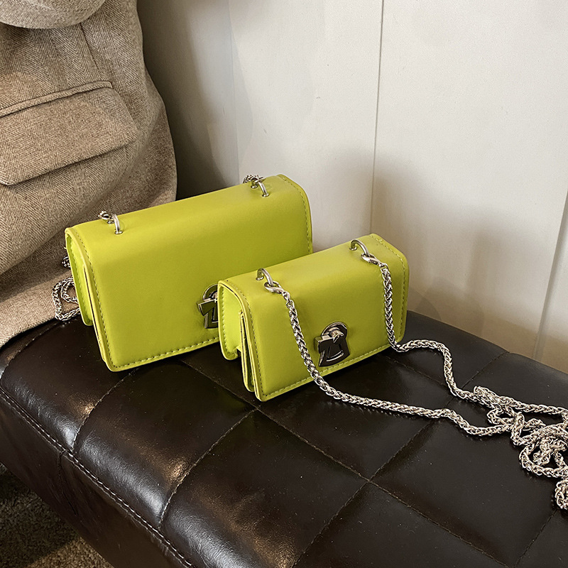 Cross-border small bag for women, 2024 new stylish metal chain lock small square bag, large and small shoulder bag, crossbody bag full figure