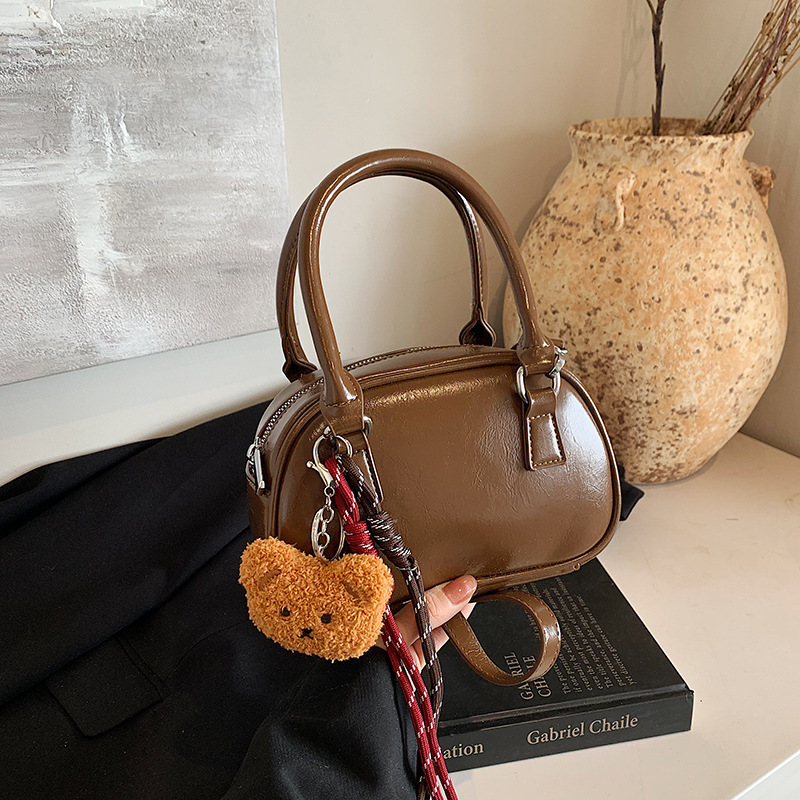 A high-end retro handbag for women's 2024 new style, casual, trendy and versatile single-shoulder bag, crossbody small square bag details Picture