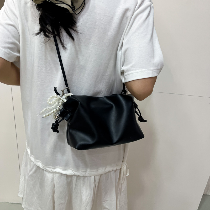 High-end and simple women's bag, Spring 2025 new style single-shoulder underarm bag, niche and fashionable crossbody single-shoulder bag Specification drawing
