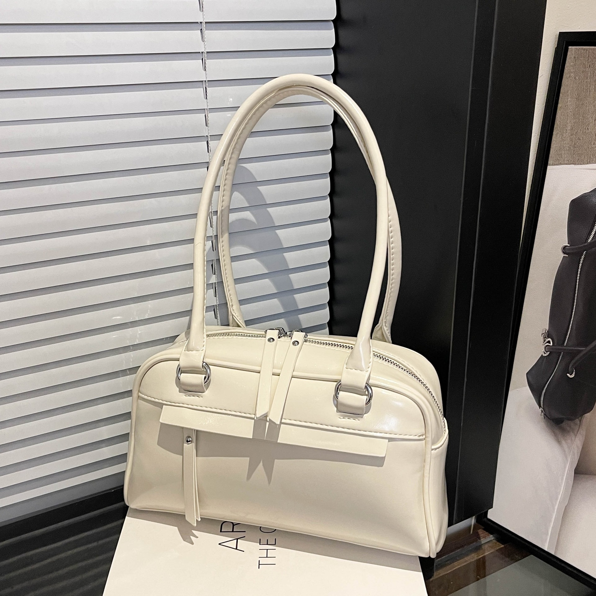 Cross-border Korean style fashionable and high-end underarm bag for women 2025 new simple and versatile single-shoulder bowling tote bag full figure