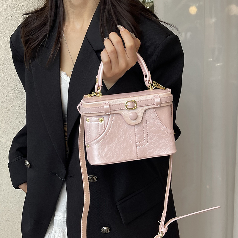 Cross-border high-end hand-held box bag for women, 2025 new style versatile crossbody bag, casual single-shoulder mobile phone bag Specification drawing