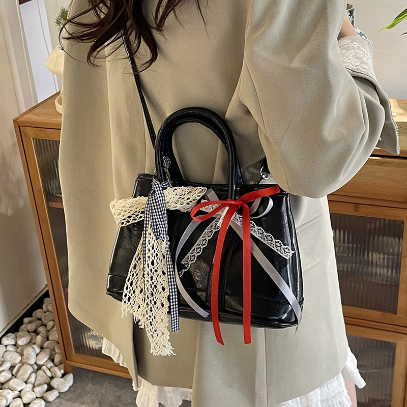 High-end and simple Korean-style hand-held bucket bag for women, 2025 new casual lace commuting fashion single-shoulder crossbody bag Specification drawing