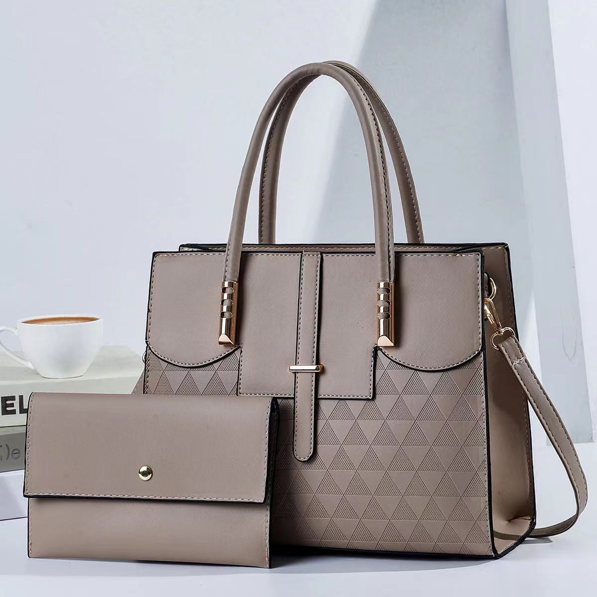 2023 new style pu cross-border foreign trade set, trendy and fashionable single-shoulder, crossbody and hand-carry two-piece women's bag, one piece consignment Application Scenario