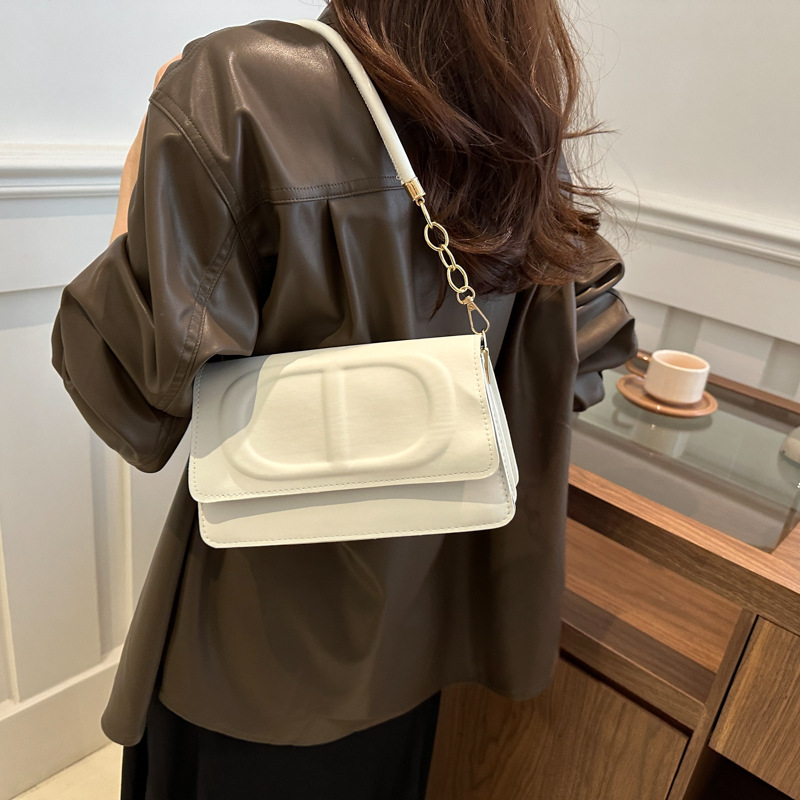 Stylish solid color pressed shell bag 2024 new style fashionable single-shoulder bag, simple commuting crossbody bag, stylish and textured women's bag details Picture