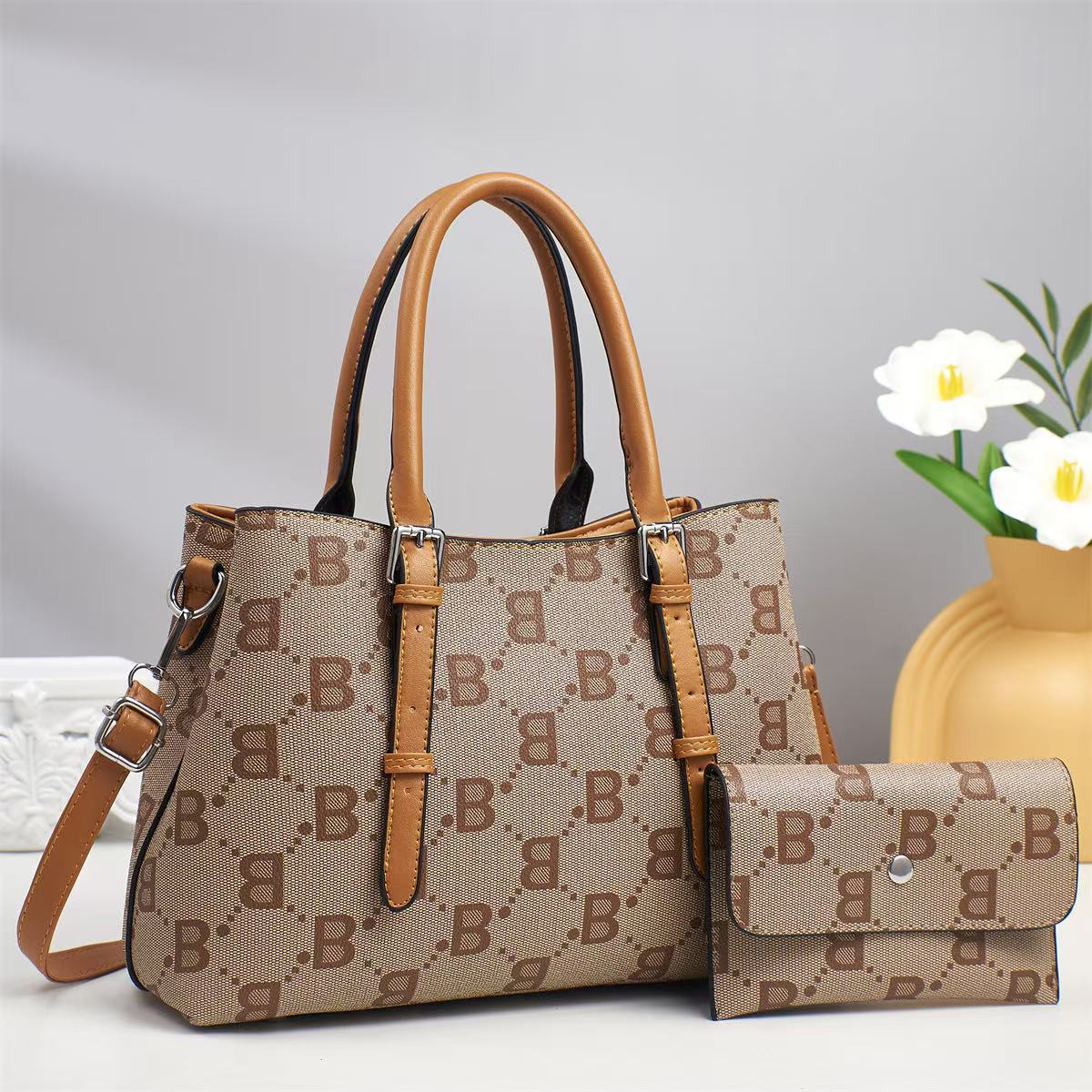 New fashionable and casual women's handbag, single-shoulder crossbody bag, tote bag, large capacity, high appearance level, high-end printing Specification drawing