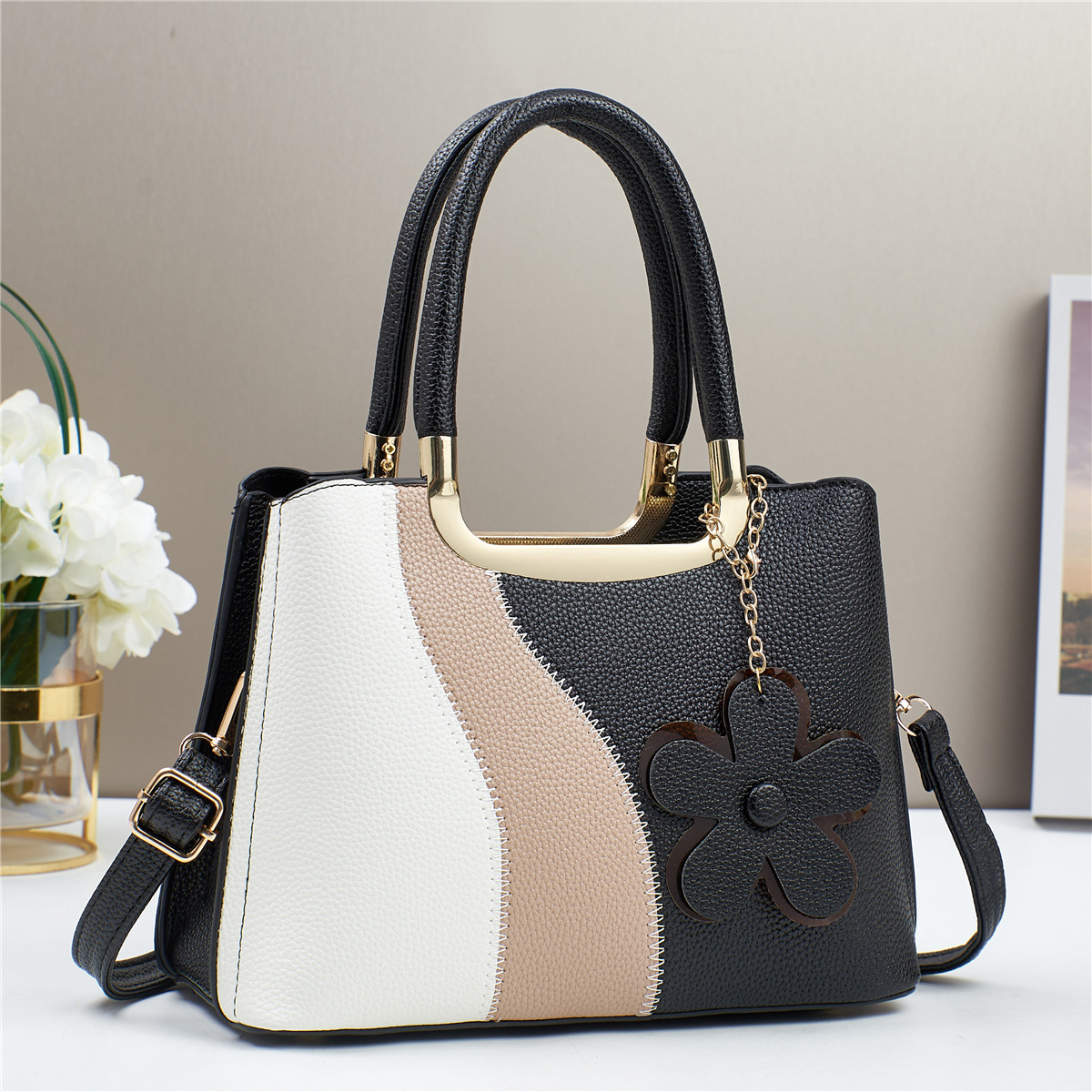 Wholesale of new 2024 European and American light luxury geometric color-blocking fashionable and trendy single-shoulder, crossbody and hand-carry mom bags Specification drawing