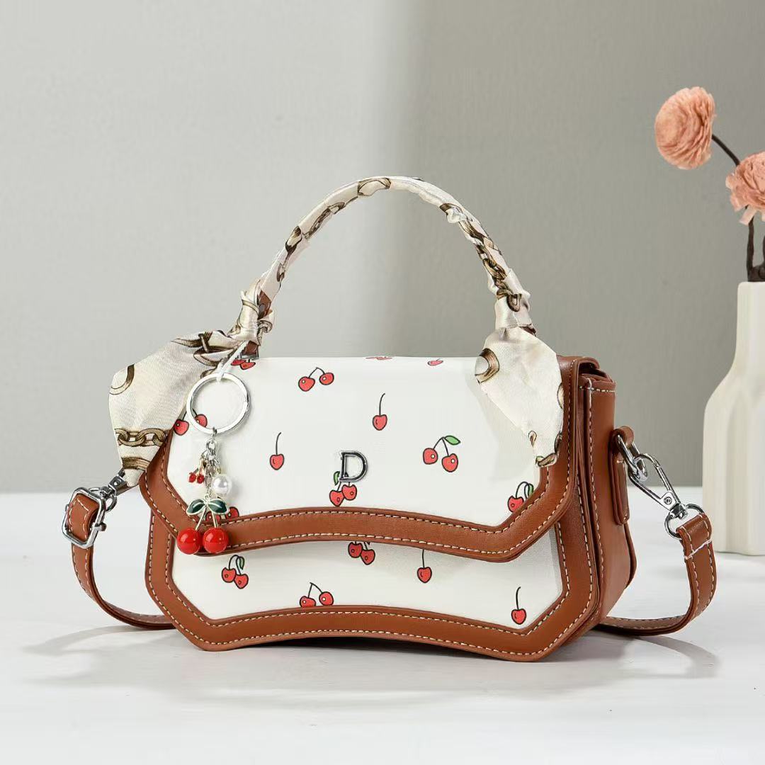 Yin Tao printed small square bag 2025 New style fashionable silk scarf contrasting color saddle bag Versatile hand bag, bill of lading crossbody women's bag Specification drawing