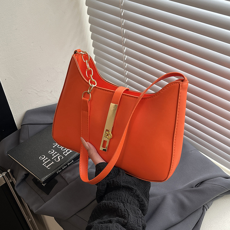 A new Korean-style niche design bag for women in the summer of 2025, featuring a high-quality hand-held and underarm bag that is versatile and fashionable full figure