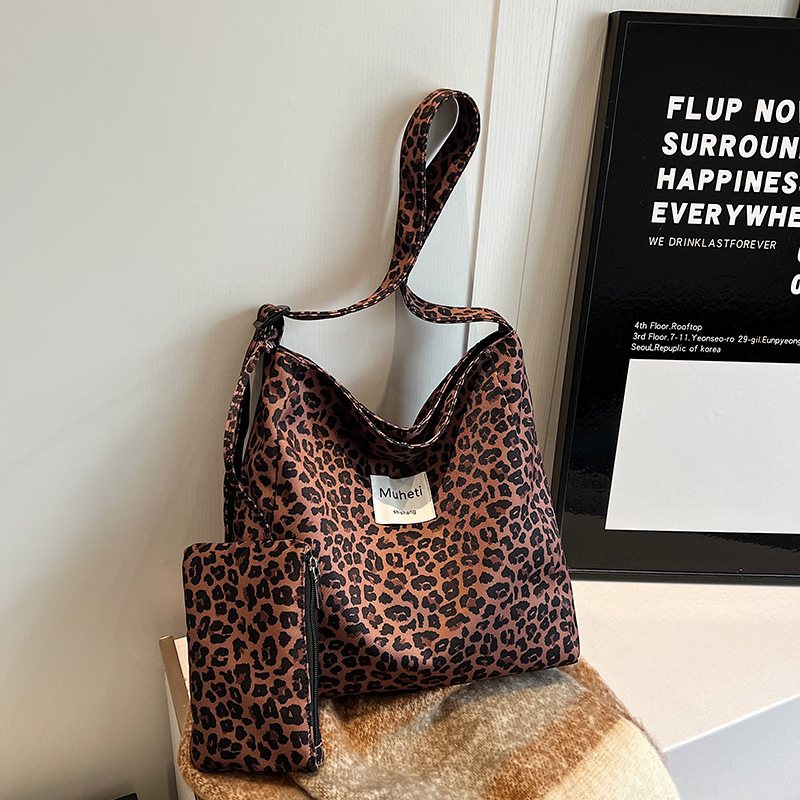 Leopard print soft surface large-capacity women's 2024 new single-shoulder bag, fashionable and retro commuting high-end quality crossbody bag Specification drawing