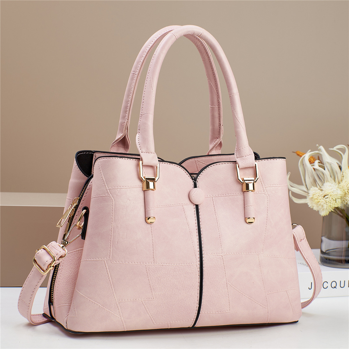Taizhou women's bags, large-capacity handbags, new styles of women's bags, high-quality single-shoulder large bags, mom bags, wholesale of one piece details Picture