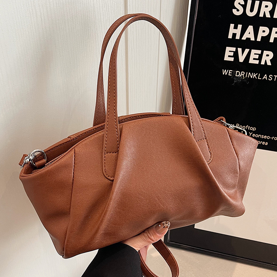 High-end tote bag for women 2024 New style, fashionable, simple and niche pleated wing bag, large-capacity commuter handbag full figure