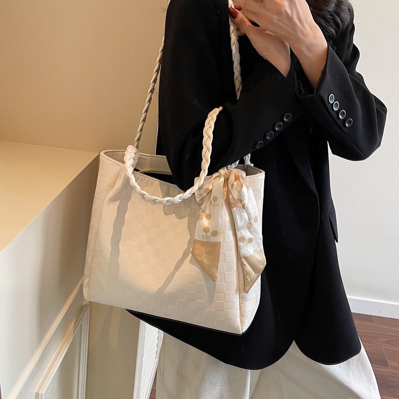 High-end and fashionable tote bag for women 2025 summer new style, stylish and casual silk scarf, versatile single-shoulder armpit bag Specification drawing