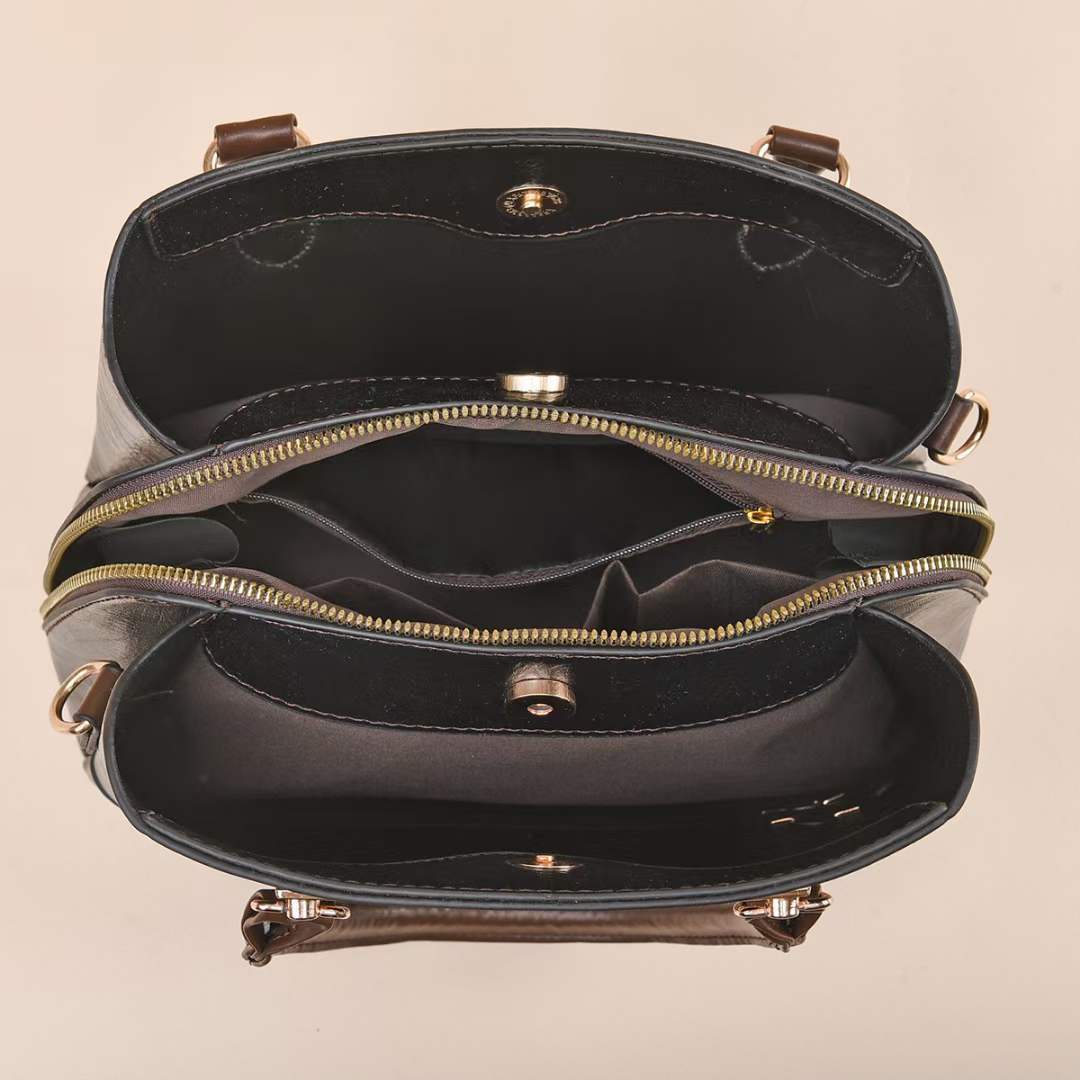 A new two-piece set of women's bags with contrasting colors, a fashionable and trendy cross-border bag, and a single-shoulder crossbody mom bag Application Scenario
