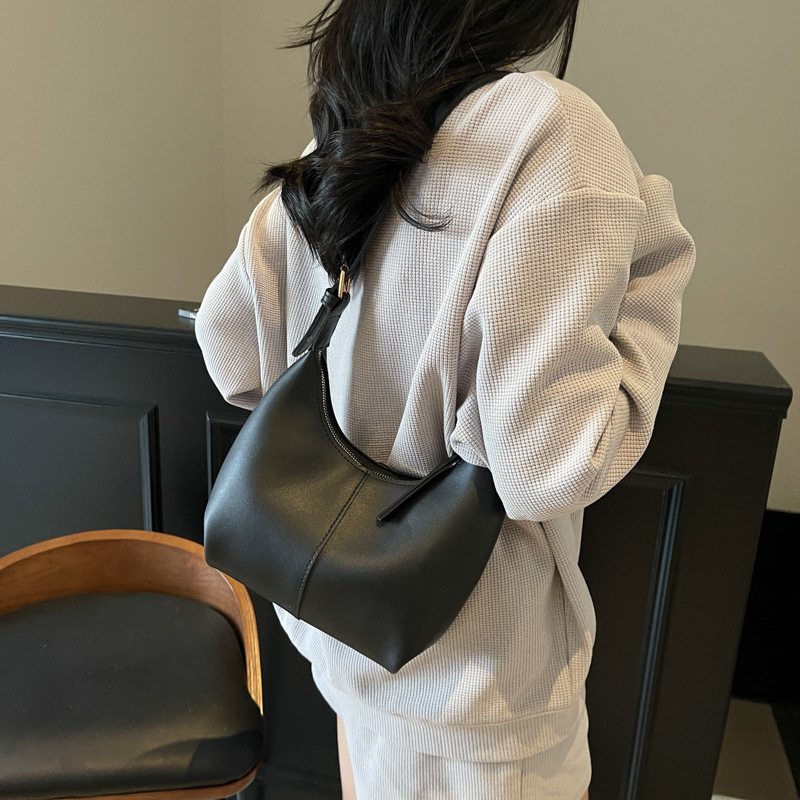 Large-capacity commuter underarm tote bag, trendy bag for women, 2025 new style fashionable single-shoulder bag, simple and elegant crossbody bag details Picture
