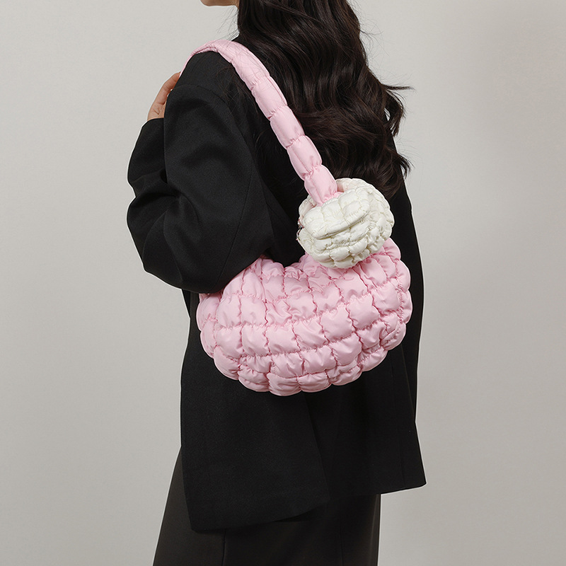 This year, the "Small Bag Women 2025" new fashion single-shoulder crossbody bag is a versatile checkered embroidered thread crossbody bag details Picture