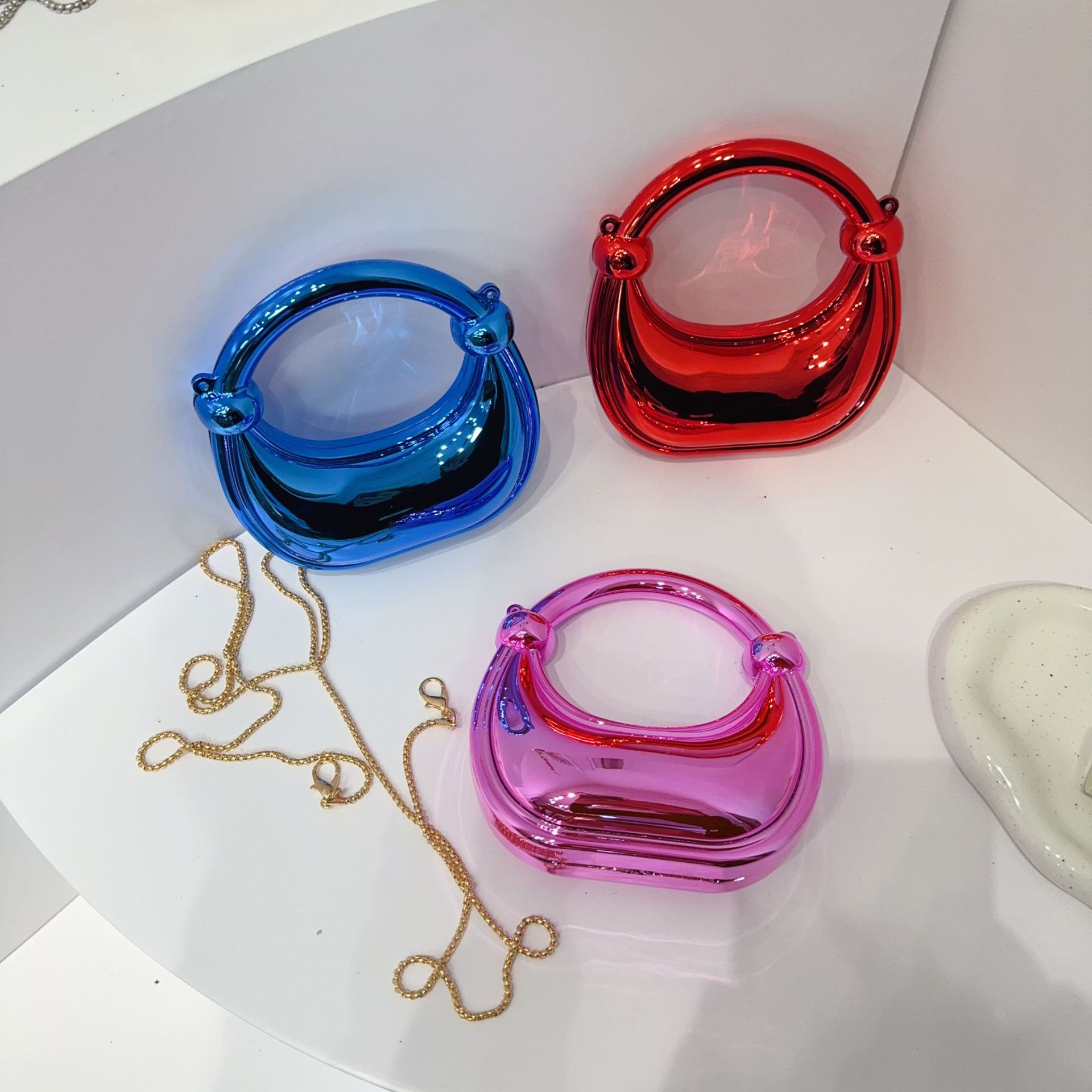 2025 New cross-border fashion mini bag, crescent moon acrylic bag, double knot bag, lipstick, loose change, children's crossbody bag Specification drawing
