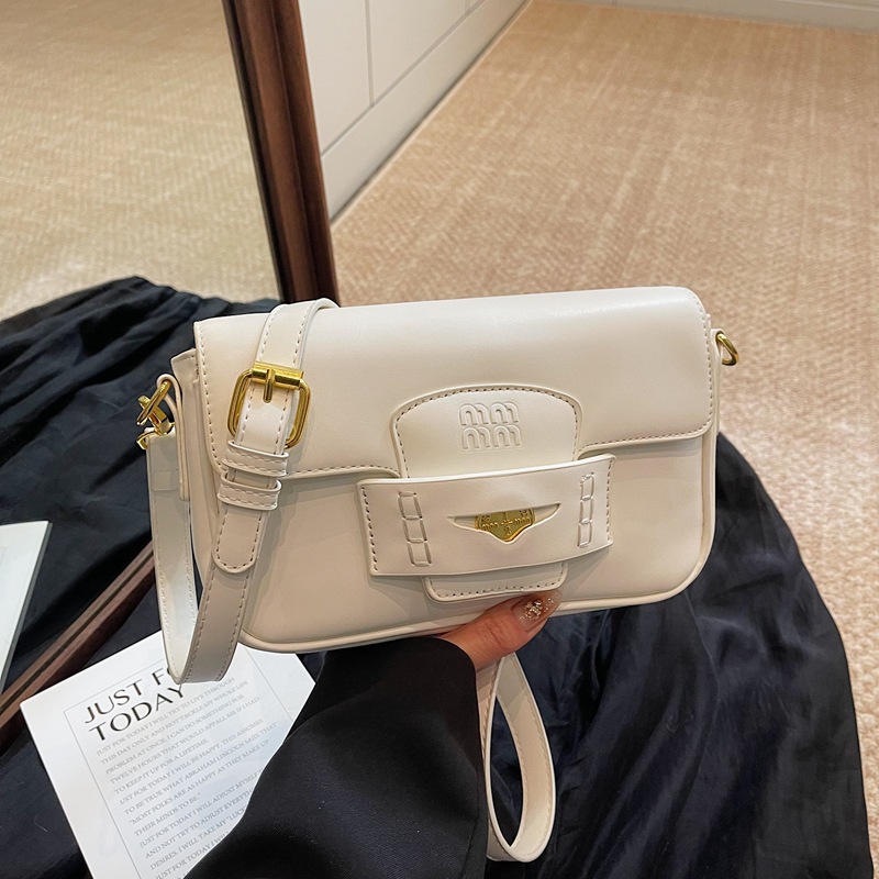 A niche and light luxury underarm bag for women, a new style of fashionable commuting small square bag in 2025, a high-end soft leather single-shoulder crossbody bag details Picture