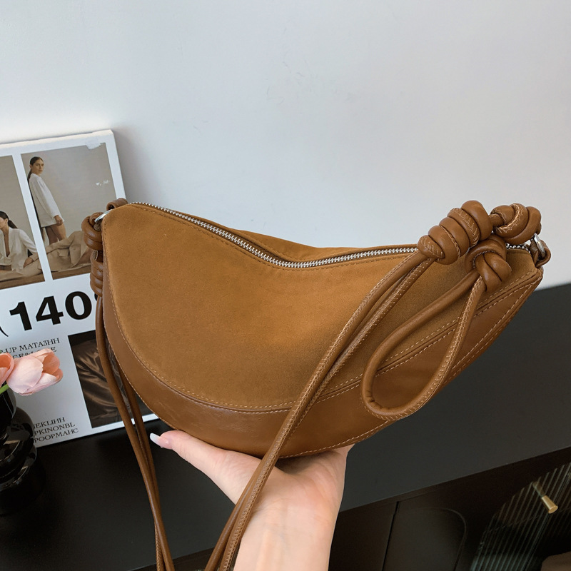 Niche design fashion color-block leopard print horn bag, saddle bag, armpit half-moon bag, water bottle bag, single-shoulder crossbody bag for women details Picture