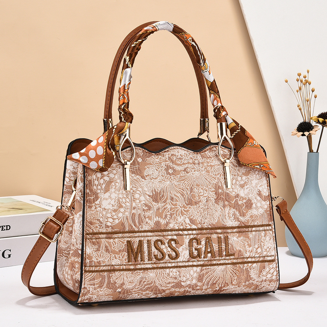 Chao Mama Bag, large-capacity single-shoulder versatile crossbody bag, handbag, high-end and fashionable, manufacturer's bag, grand 2023 full figure