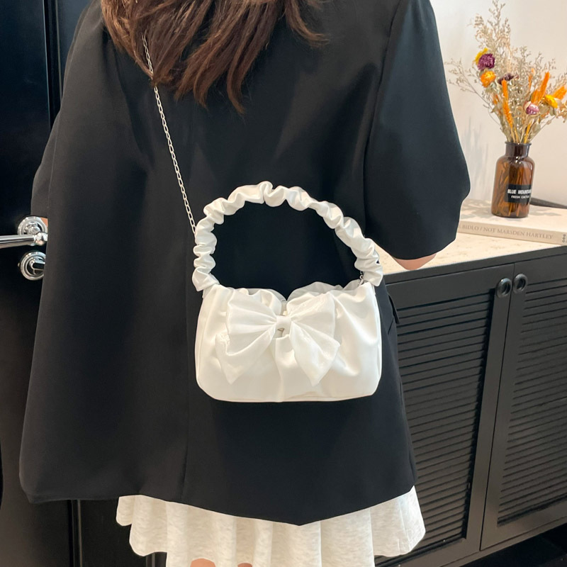 This year, retro small bags are in vogue. In 2025, there are new trendy and fashionable sweet girl bow handbags and crossbody bags Specification drawing