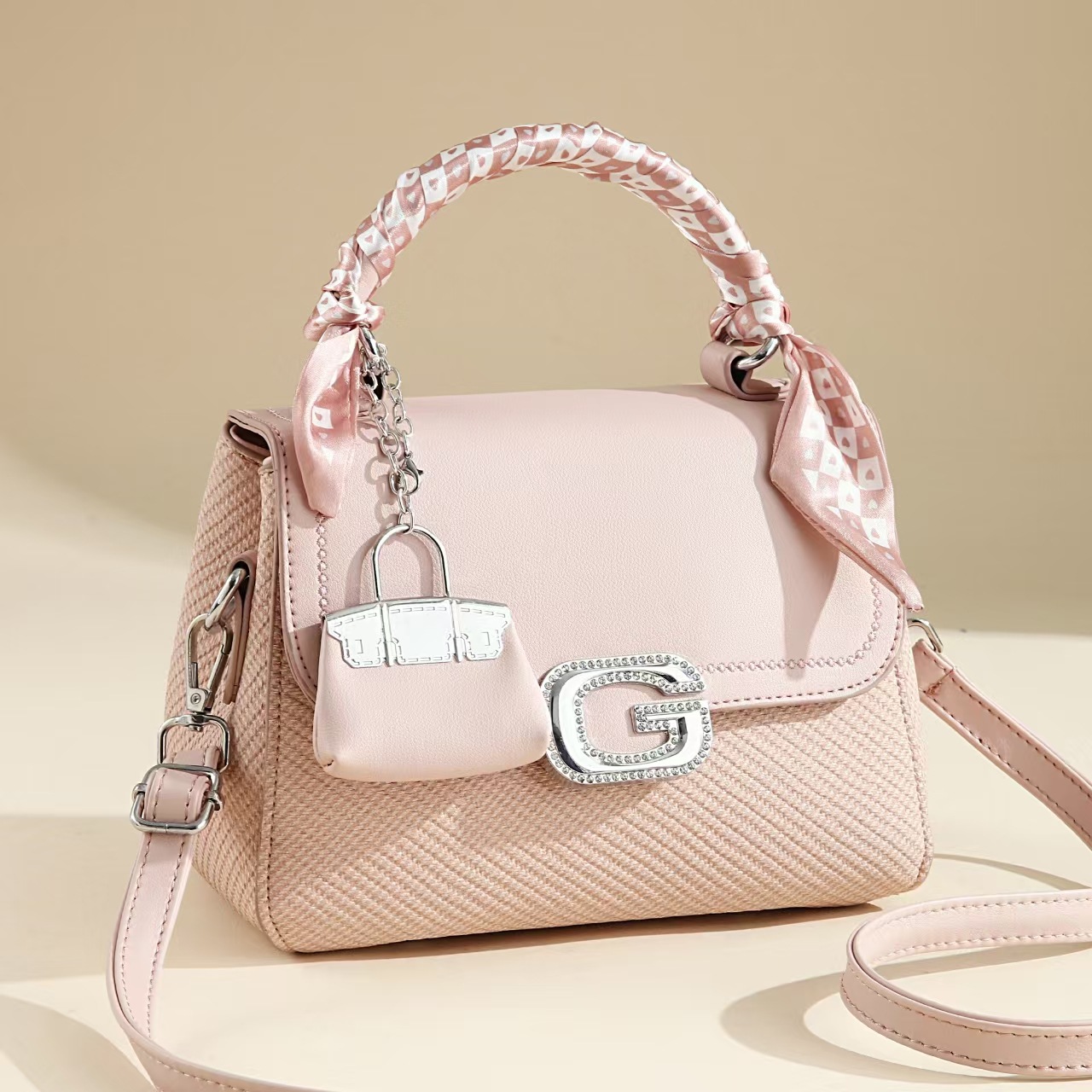 A 2025 new style single-shoulder crossbody bag, a small white square bag, as a birthday gift for a girl Application Scenario