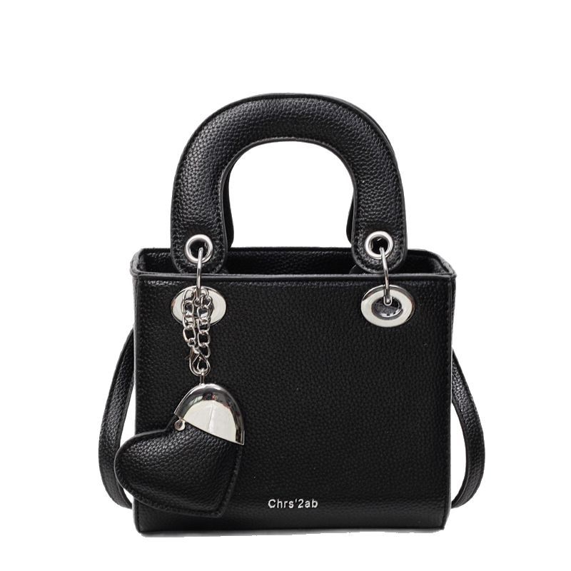 The new summer 2025 collection features a niche design of the Diana bag, a versatile and fashionable single-shoulder bag for women, and a high-end and stylish crossbody bag Item Picture
