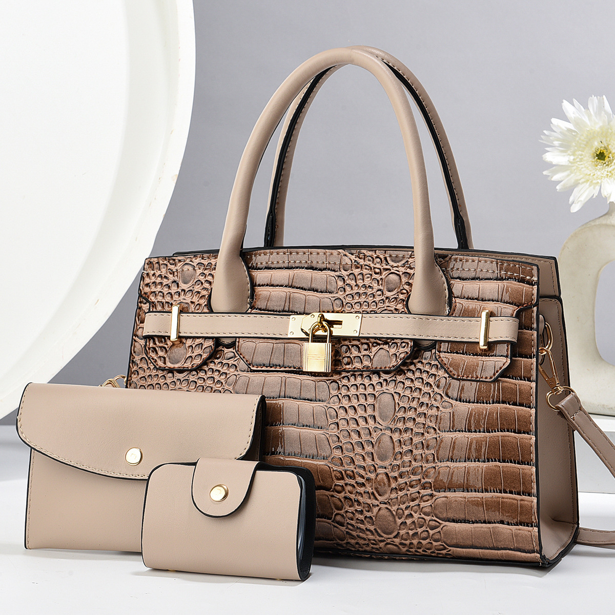 2024 New three-piece crocodile print handbag set, an export bag for women, large-capacity single-shoulder crossbody bag from Europe and America Application Scenario