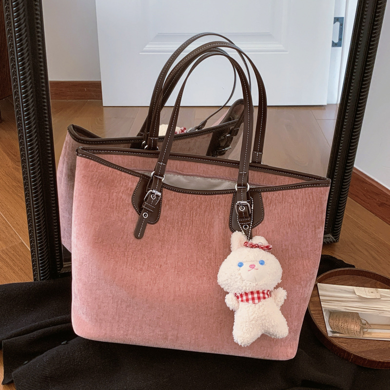 This 2024 retro and fashionable tote bag with multiple compartments and a large shoulder for women, is a versatile commuting and large-capacity bag for work details Picture