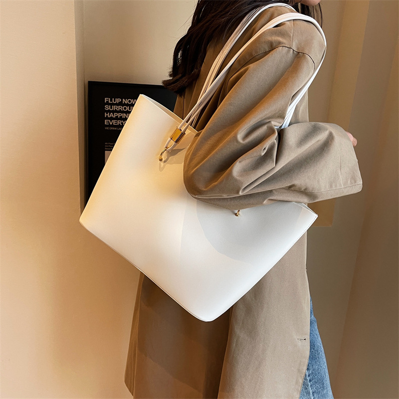 Bag Girl 2025 Summer New Style High-end commuter bag, large-capacity tote bag, fashionable shoulder bag, versatile underarm bag full figure
