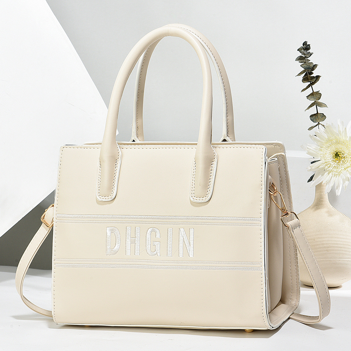 2024 New style of foreign trade handbag, single-shoulder bag for women, stylish, casual, large-capacity, embroidered bag for commuting and working ladies details Picture