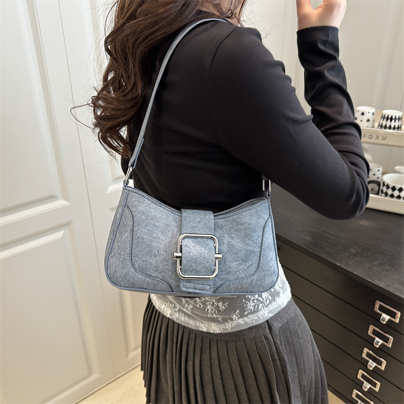 New summer bags: New versatile and trendy women's bags, clasp single-shoulder bags, crescent moon bags, crossbody bags, solid color simple bags details Picture