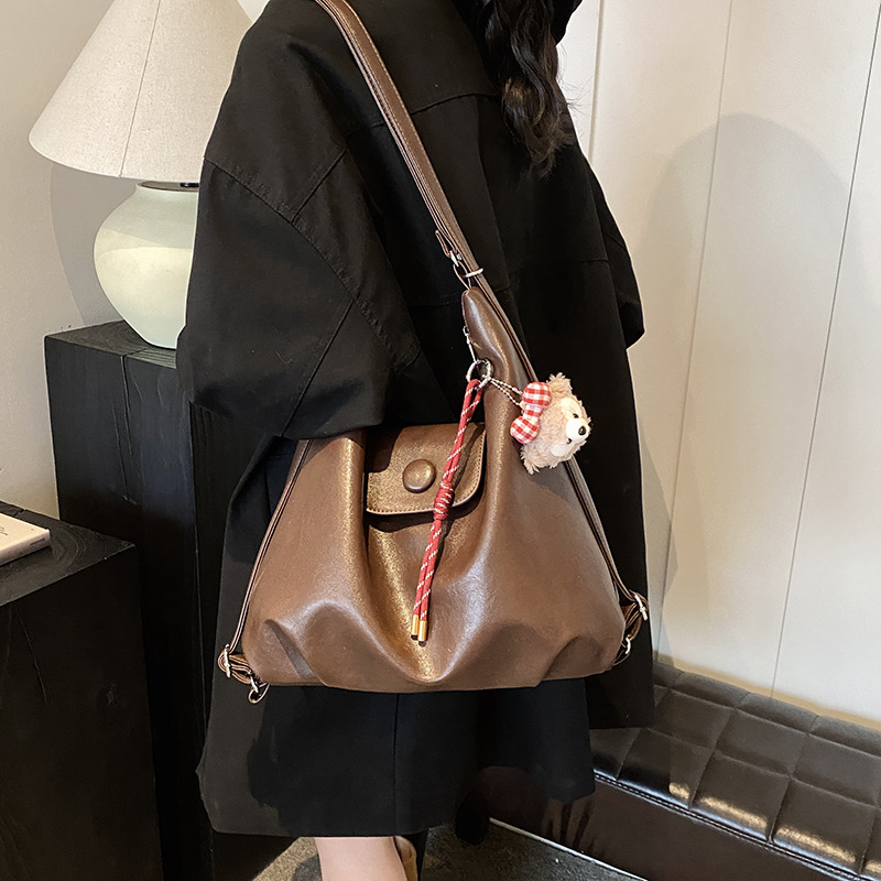 Maillard retro large-capacity bag for women 2024 New model, high-end single-shoulder bag, retro versatile crossbody tote bag Application Scenario