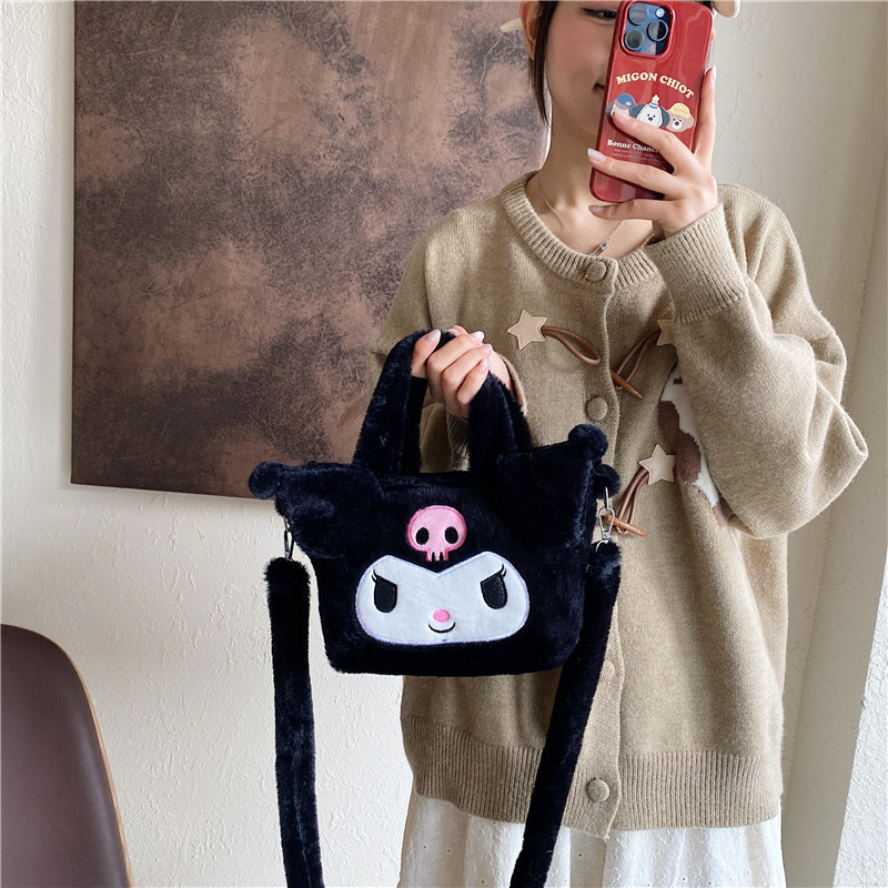 A cute cartoon hand-held crossbody small bag, a new pink rabbit furry single-shoulder bag, and a girls' hand-held bento bag Application Scenario