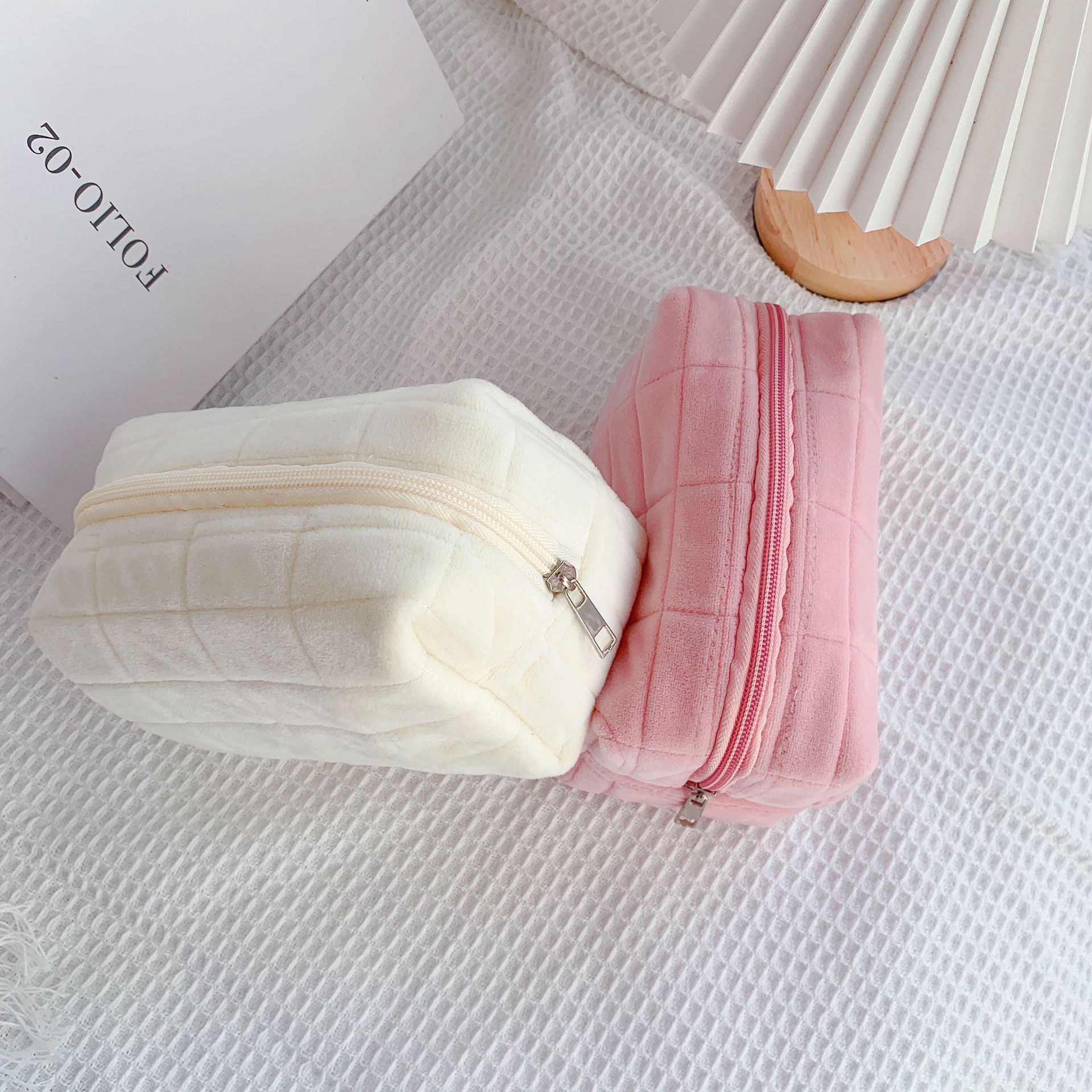 Pillow pen case, canvas cute student storage bag, soft multi-functional makeup bag, large-capacity stationery box details Picture