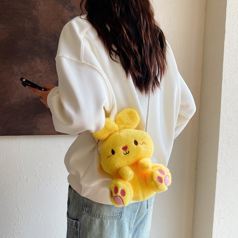 New cartoon plush rabbit bag, cute children's single-shoulder crossbody mini toy bag, fashionable and versatile crossbody bag Application Scenario