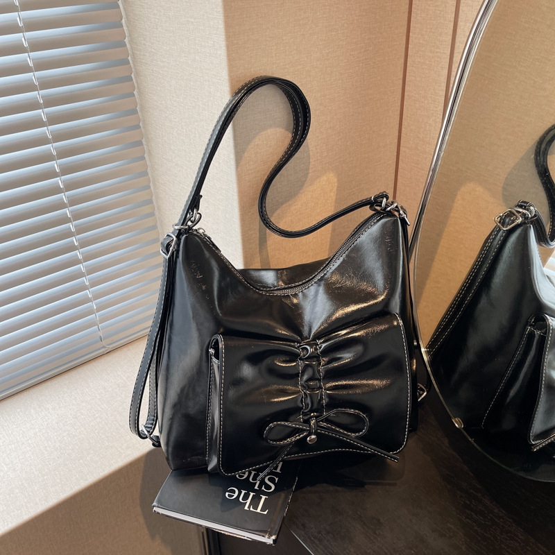 Retro and fashionable tote bag for women, Korean version, large-capacity single-shoulder bag for commuting to work, 2024 new casual crossbody bag for women details Picture