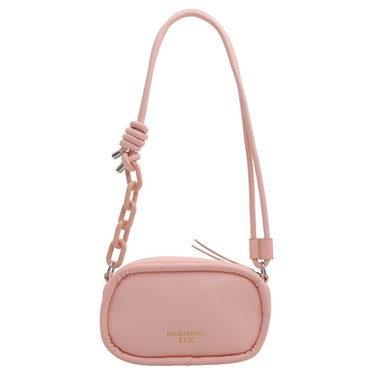 A simple and trendy solid-color oval 2024, stylish and casual, high-quality crossbody single-shoulder small square bag Item Picture