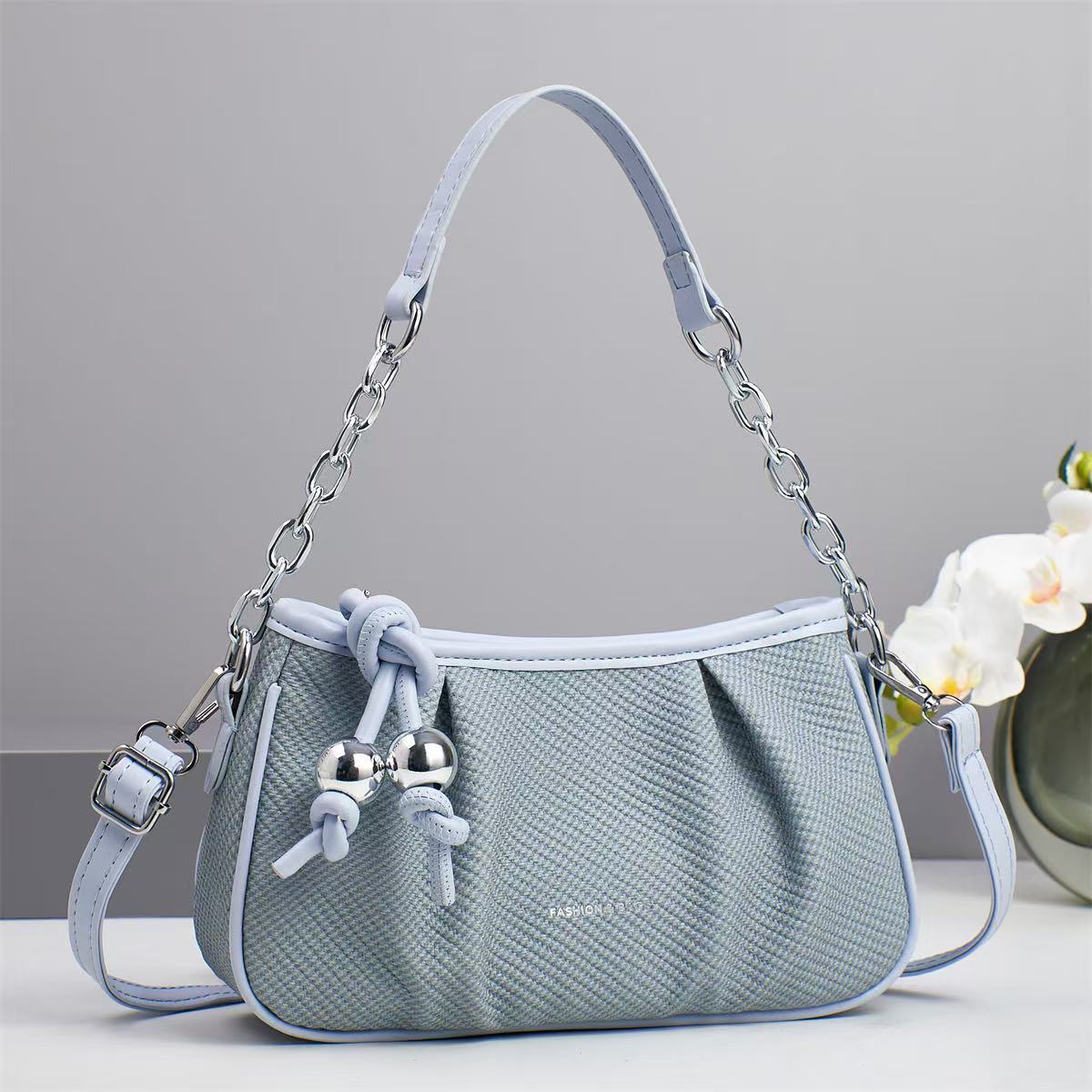 New Chinese-style hand-held cloud bag, fashionable underarm bag, high-end and stylish, cross-border trend chain single-shoulder crossbody bag details Picture