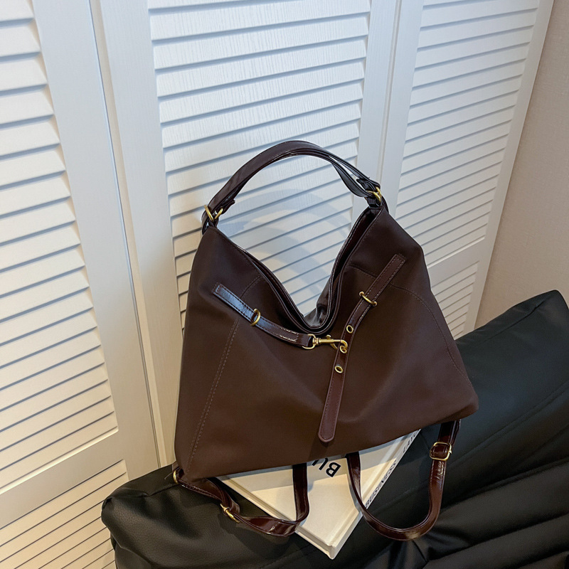 A new large-capacity Korean-style single-shoulder bag for women, a fashionable and casual commuting bag with a niche design, and a versatile crossbody bag for students Specification drawing