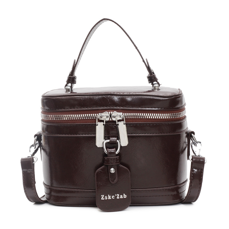 A niche design, fashionable hand-held bucket bag for women, 2025 new retro and versatile single-shoulder bag, a high-end casual women's bag Item Picture