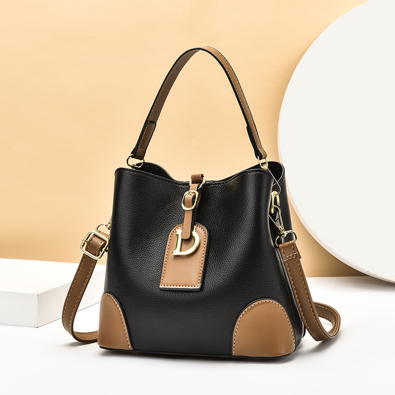 Ladies' bucket bag 2024 new retro color-blocking single-shoulder crossbody bag, Korean-style trendy, simple and elegant hand-held women's bag Application Scenario