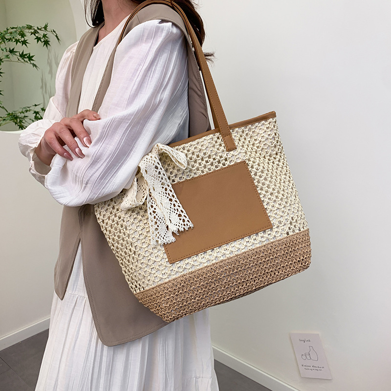 Handmade woven bag for women, 2025 new style, popular beach vacation single-shoulder bag, large capacity tote bag, straw woven bag Application Scenario