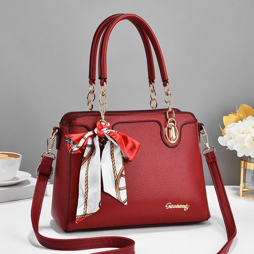 The manufacturer's 2023 new model of a stylish and elegant single-shoulder crossbody bag with a lychee pattern and a trendy casual handbag paired with a silk scarf Specification drawing